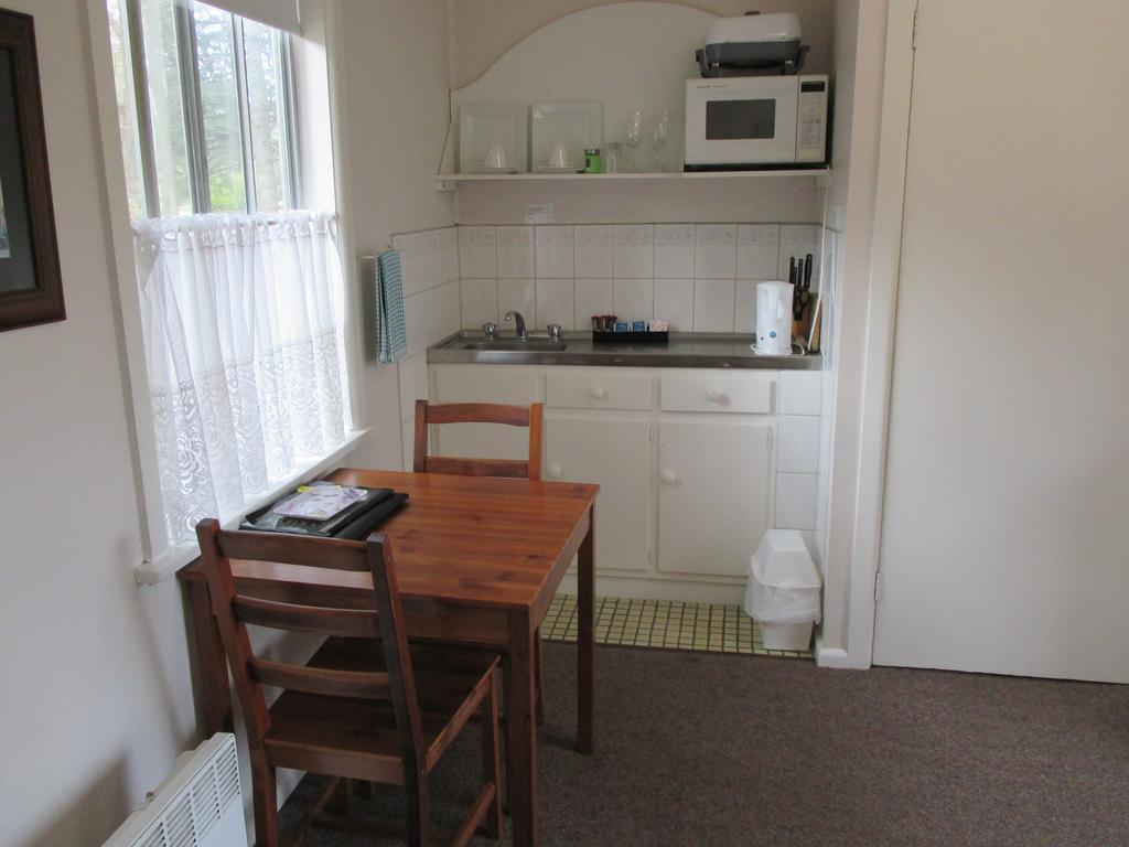 Alpine Riverside Cottages Porepunkah Bagian luar foto