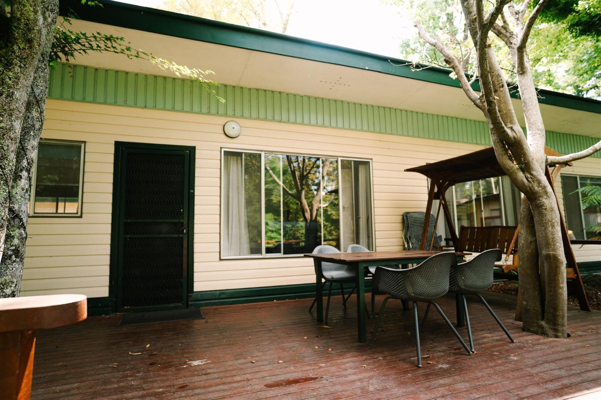 Alpine Riverside Cottages Porepunkah Bagian luar foto