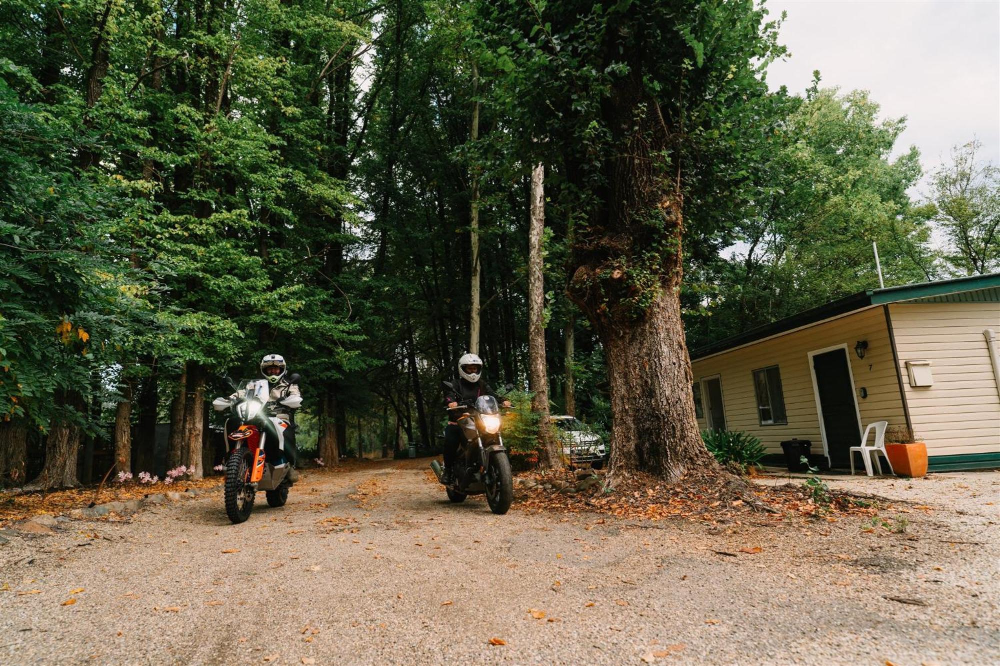 Alpine Riverside Cottages Porepunkah Bagian luar foto