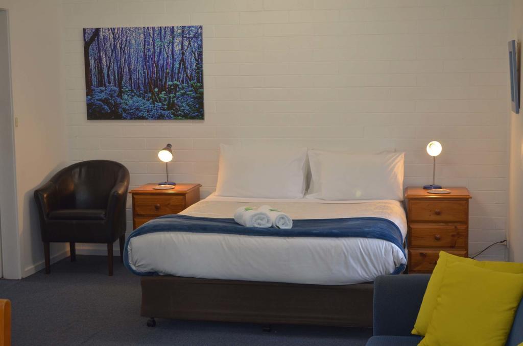 Alpine Riverside Cottages Porepunkah Bagian luar foto