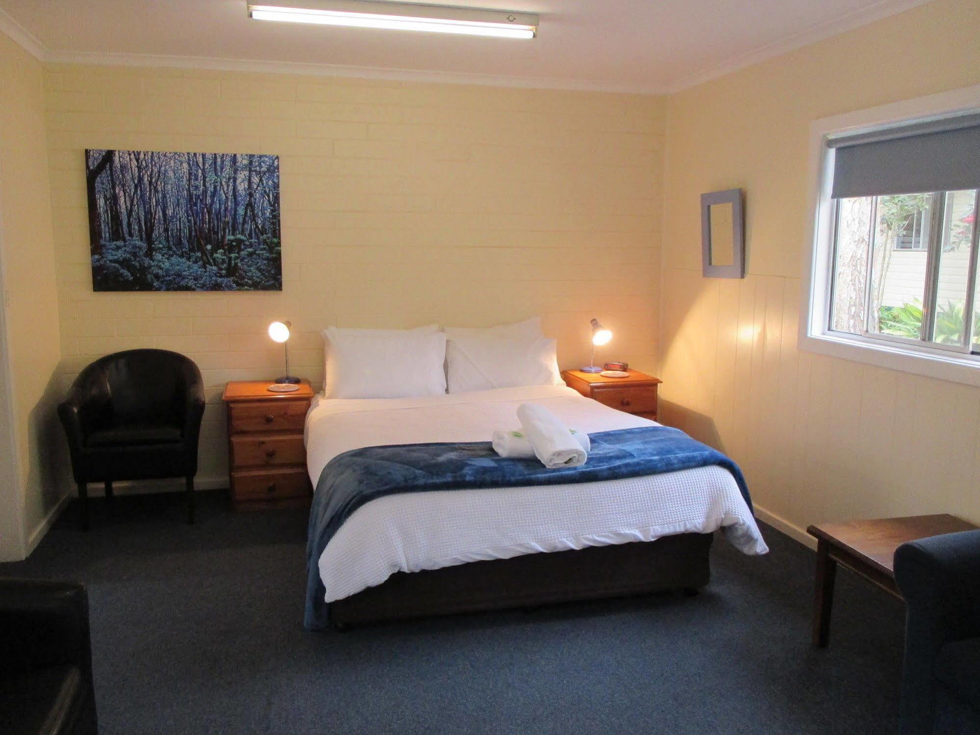 Alpine Riverside Cottages Porepunkah Bagian luar foto