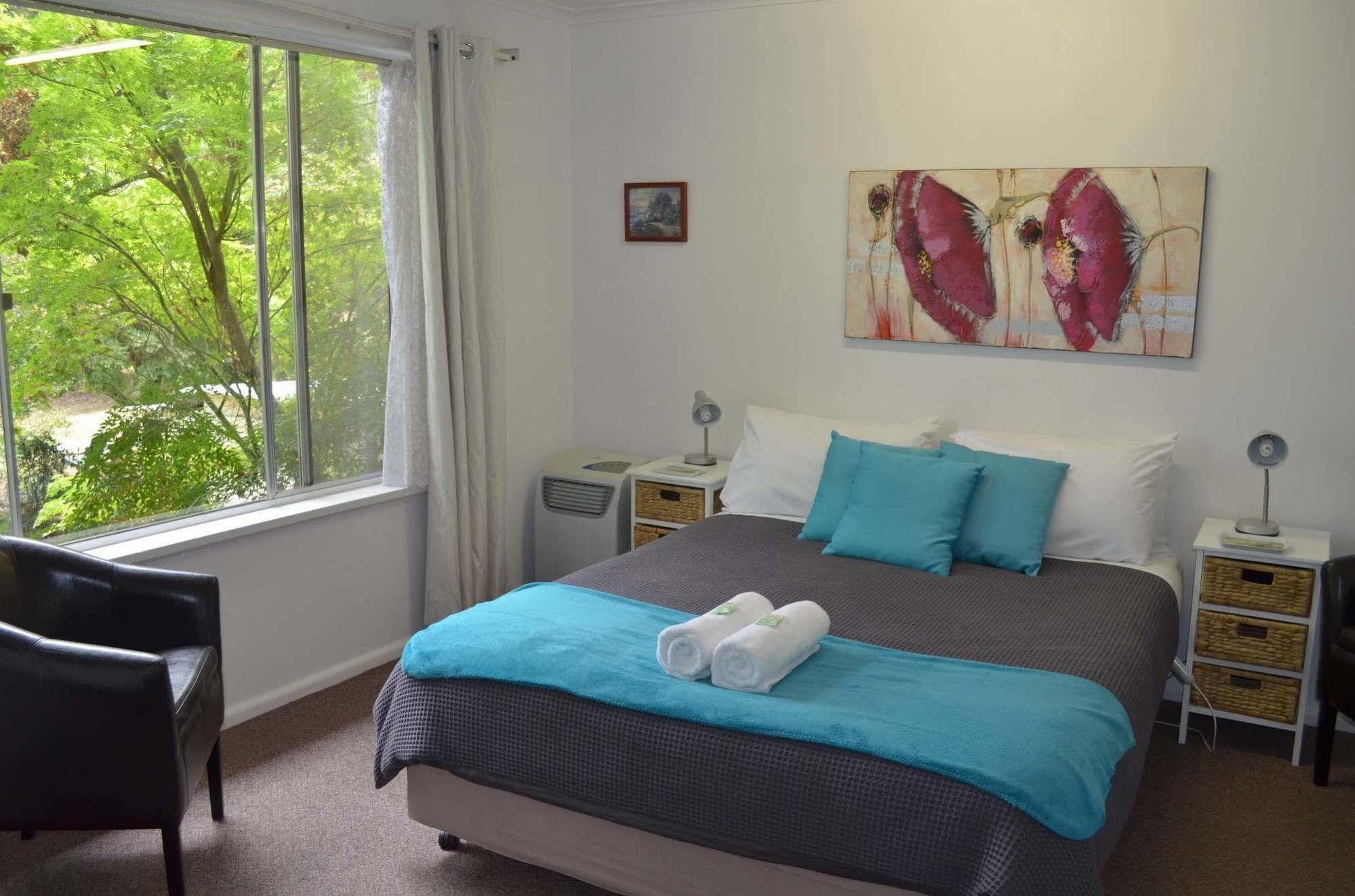 Alpine Riverside Cottages Porepunkah Bagian luar foto