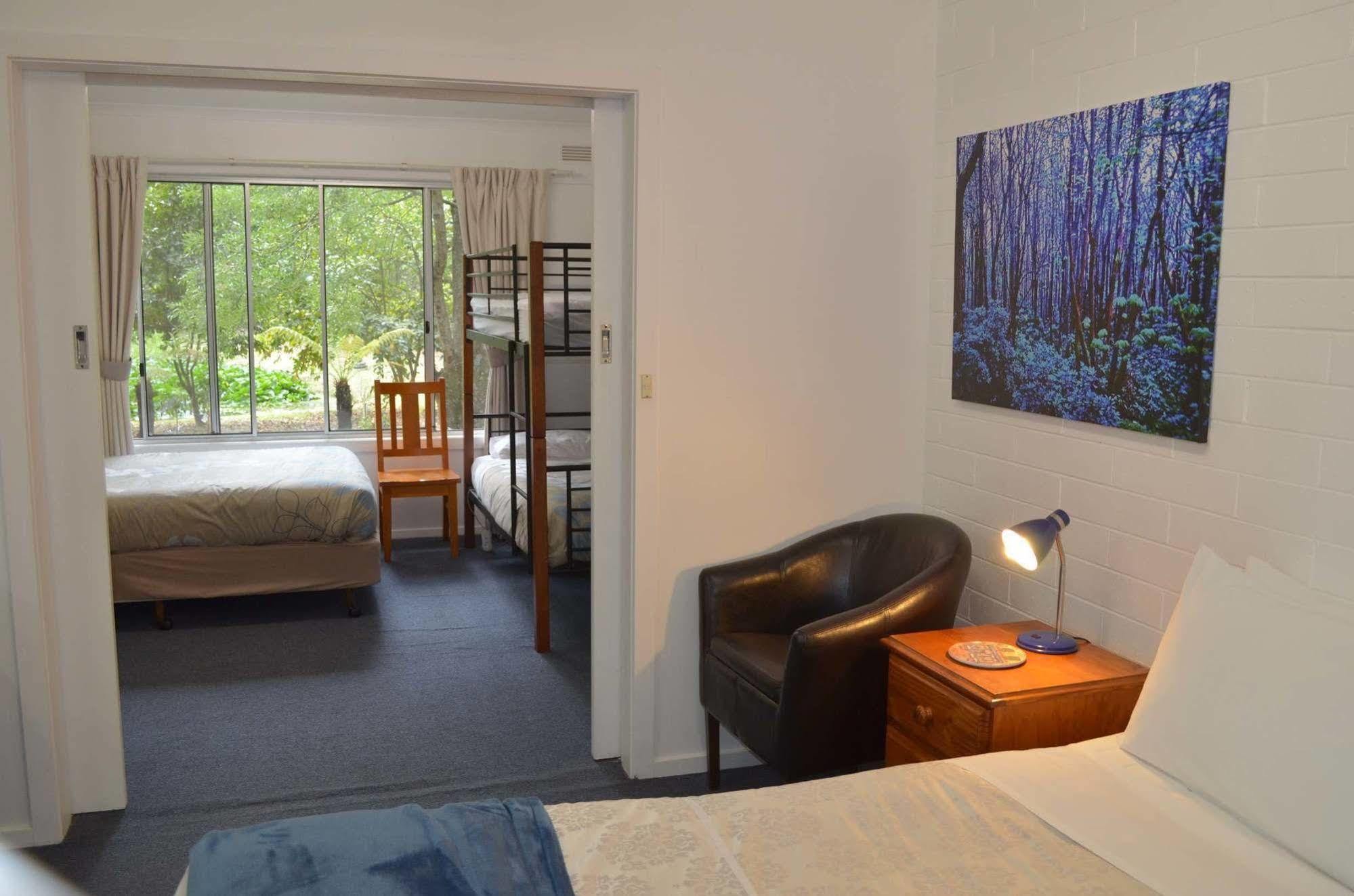 Alpine Riverside Cottages Porepunkah Bagian luar foto