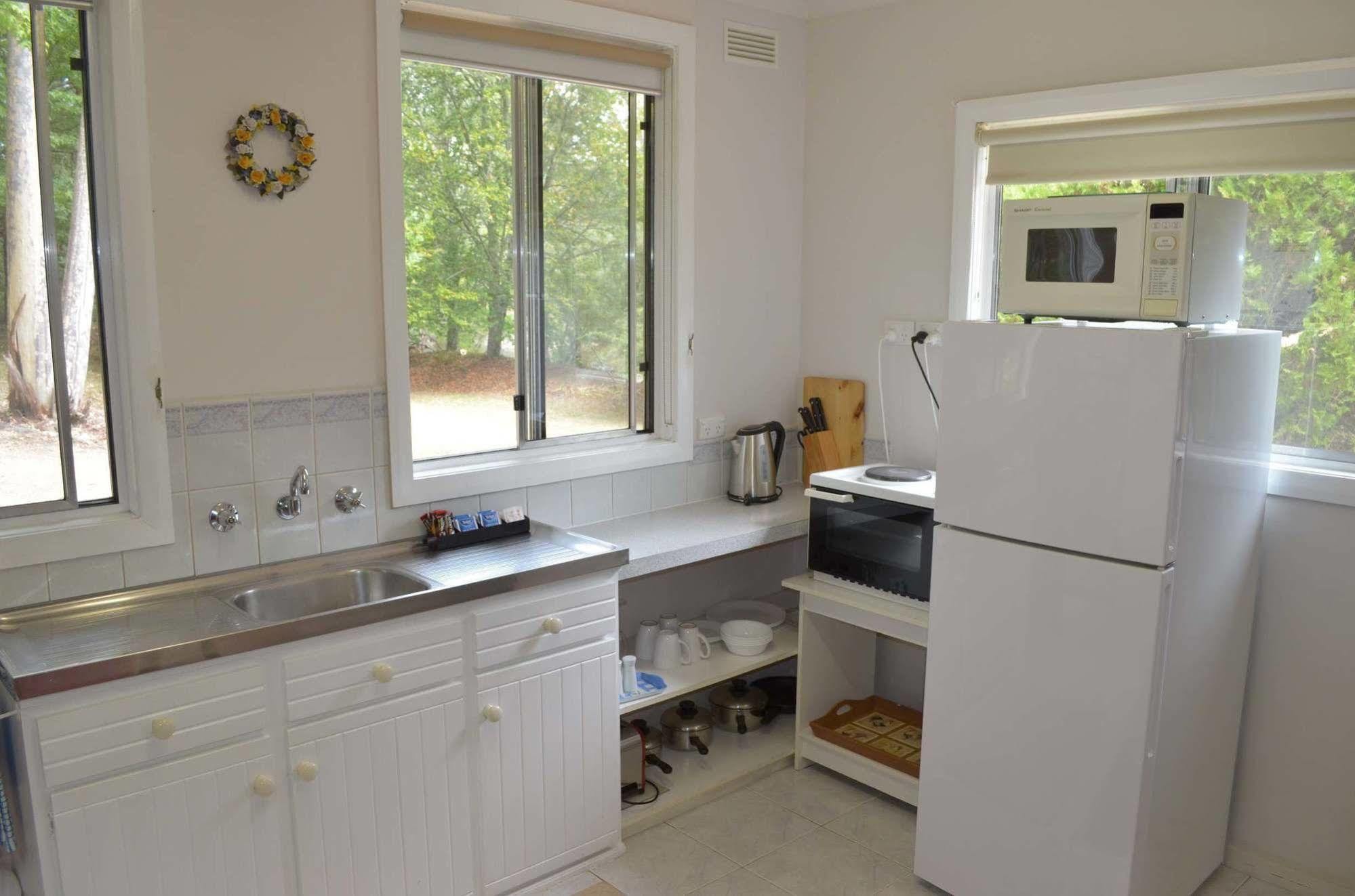 Alpine Riverside Cottages Porepunkah Bagian luar foto