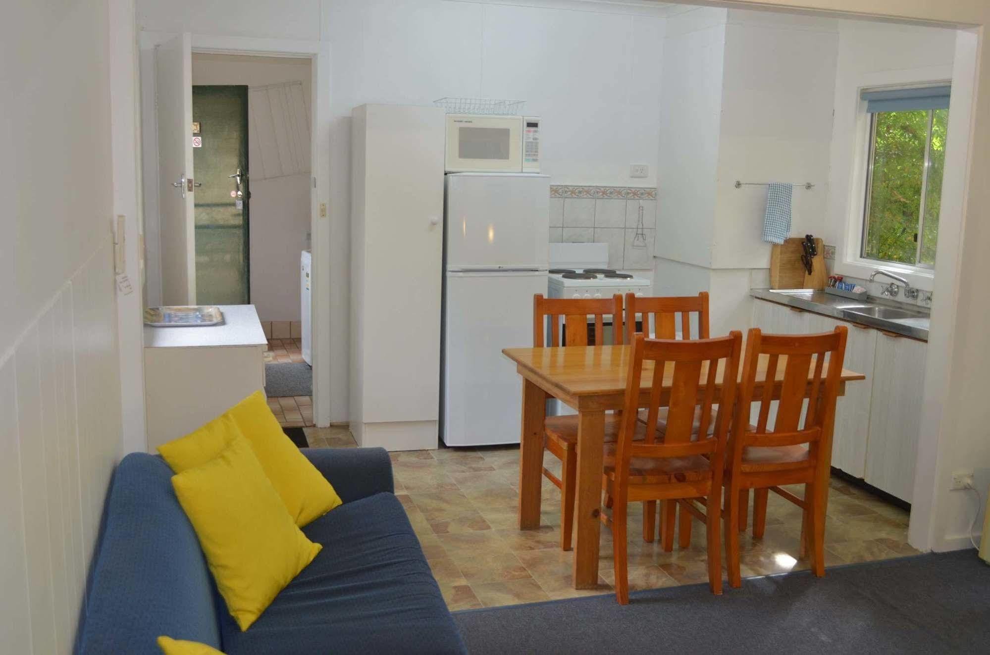 Alpine Riverside Cottages Porepunkah Bagian luar foto